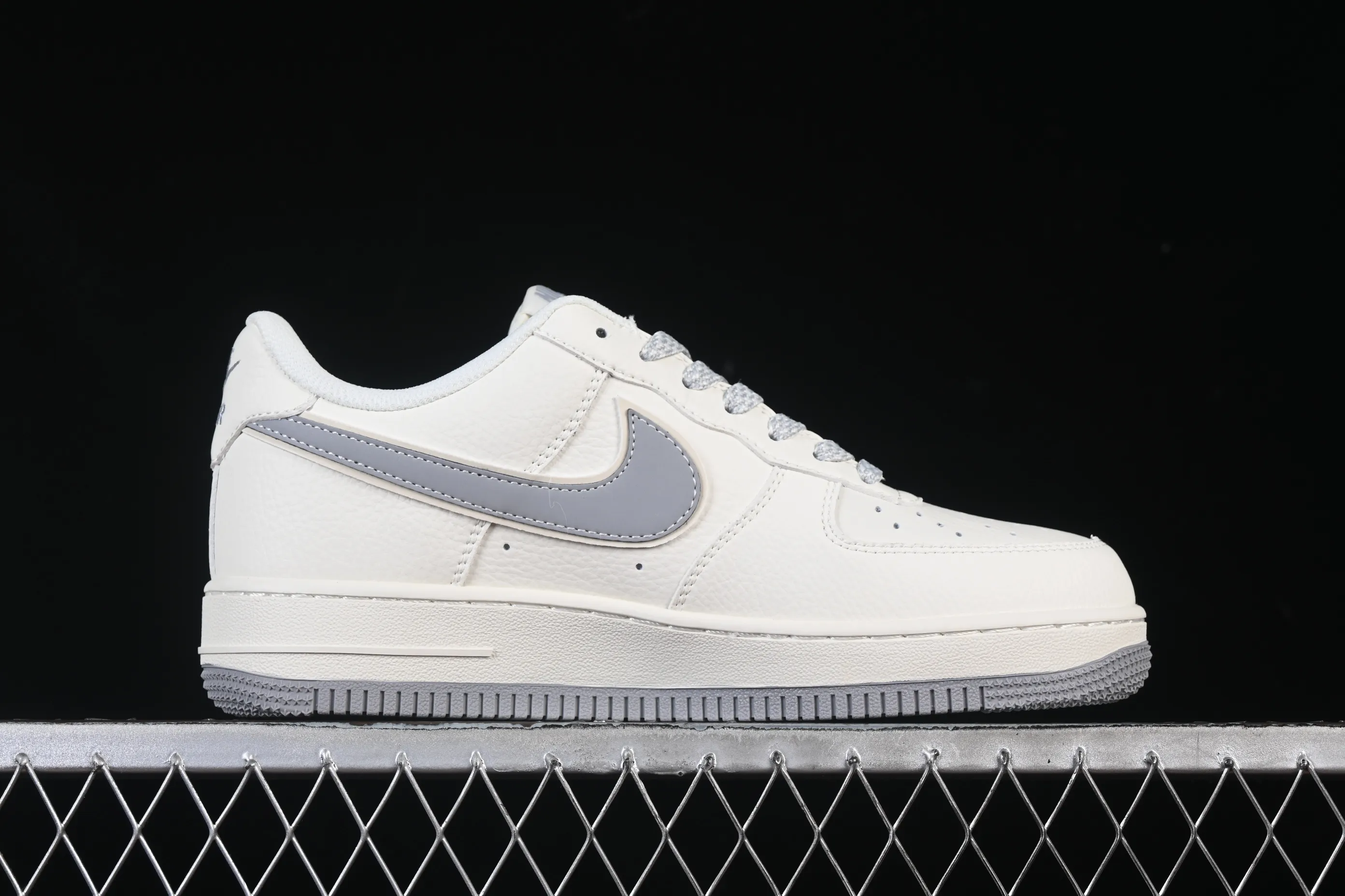 All Categories Nk Air Force 1 Air Force Series Nk Air Force 1 Low Air Force Low Nike Air Force 1'07 Low Gray Label Air Force One Low Casual Shoes CS5288-042